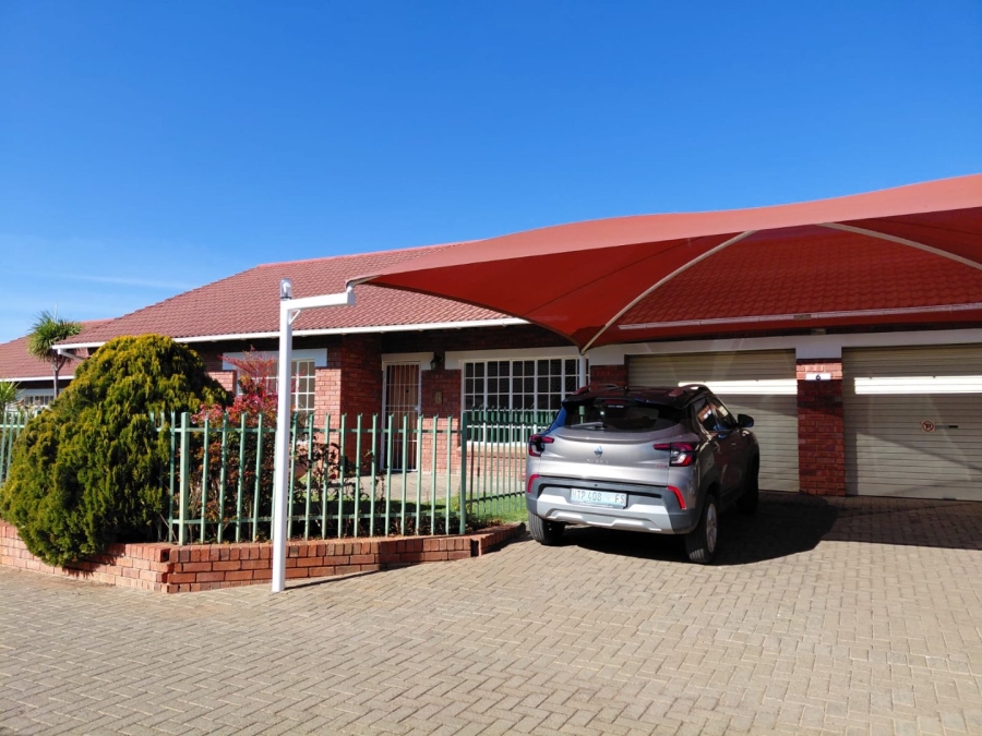 3 Bedroom Property for Sale in Fichardt Park Free State
